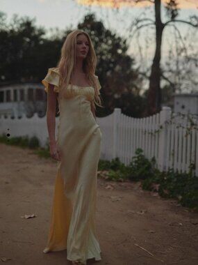 ISO Selkie The Custard Lark Slip - S or M